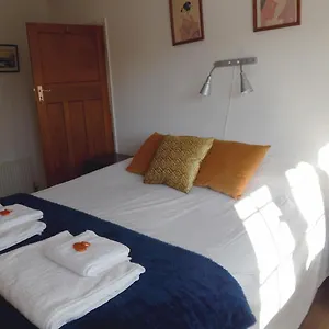 Luxurious 3 Bedroom House For Families, Corporate With Gardens And Parking Apartment Cambridge (Cambridgeshire)